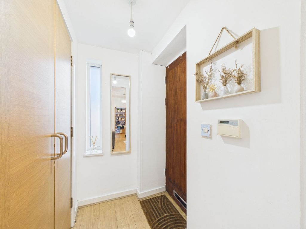 Property photo 2 of 26