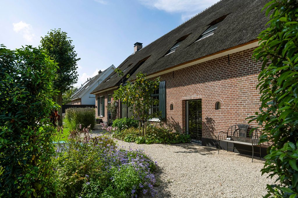 Property photo 3 of 55