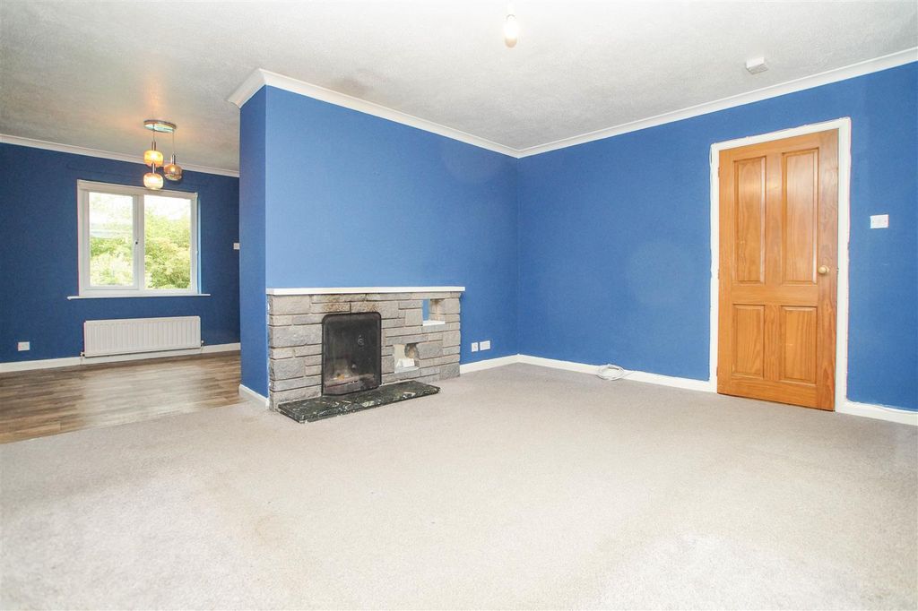 Property photo 3 of 21