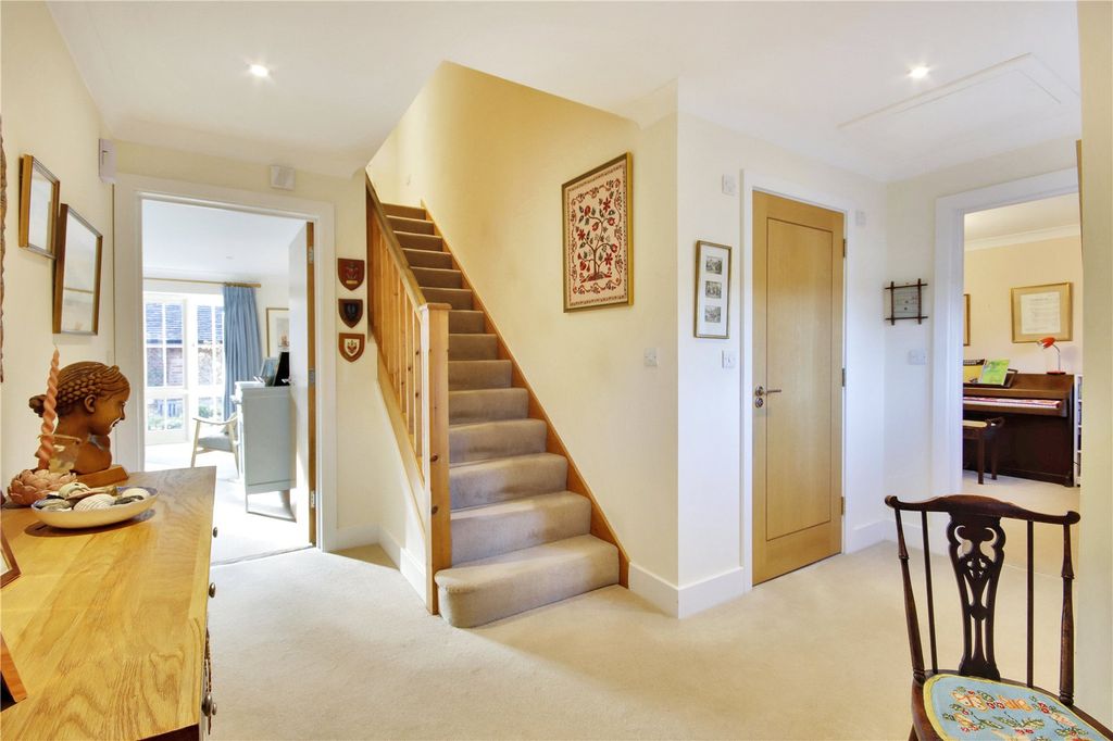 Property photo 3 of 14 Hallway