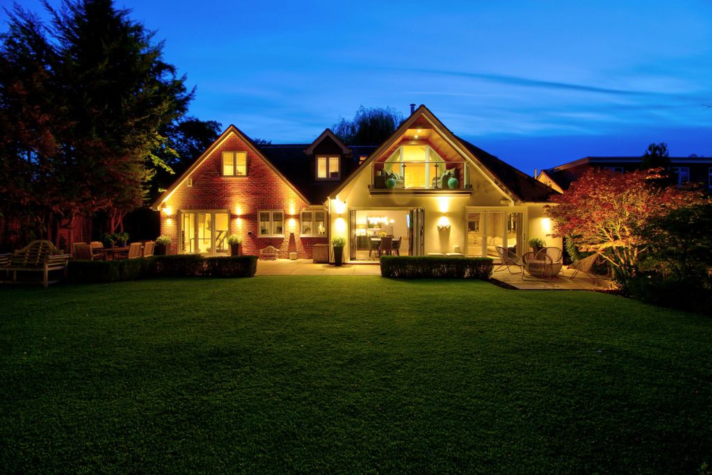 Property photo 1 of 36