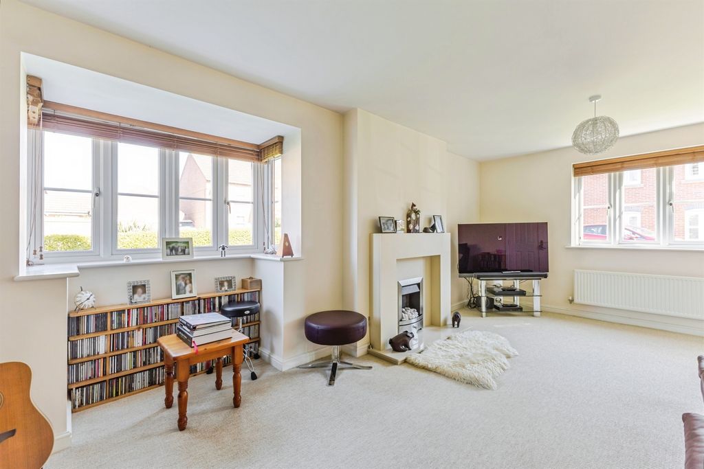 Property photo 3 of 13