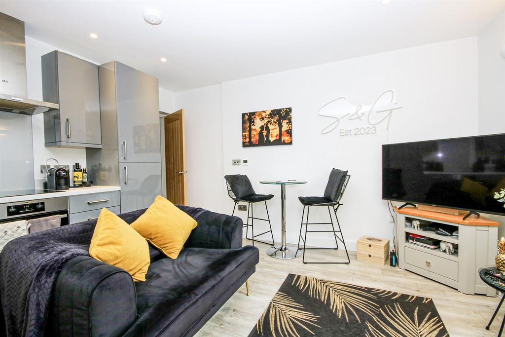 Property photo 2 of 16 12-Img_0136.Jpg