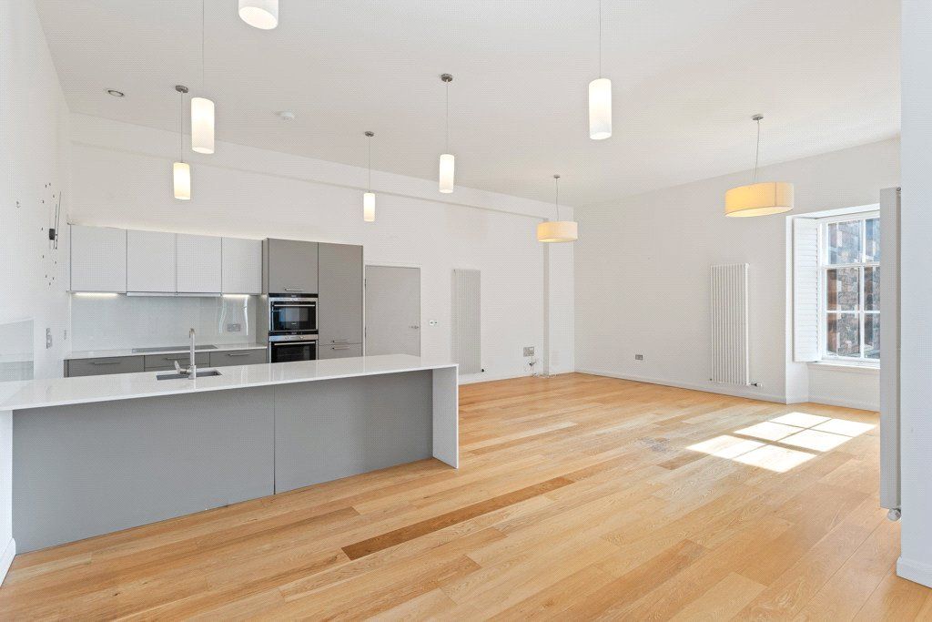Property photo 3 of 22 Kitchen