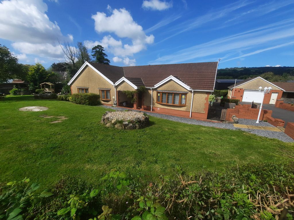 Property photo 3 of 42