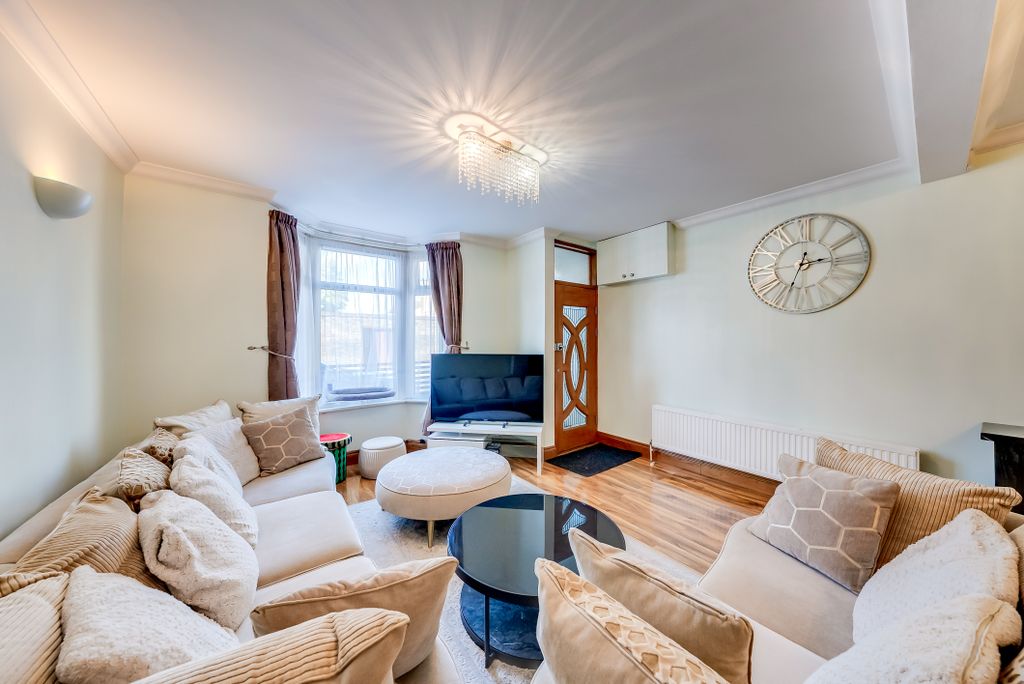 Property photo 2 of 26 A7S07552Hdr