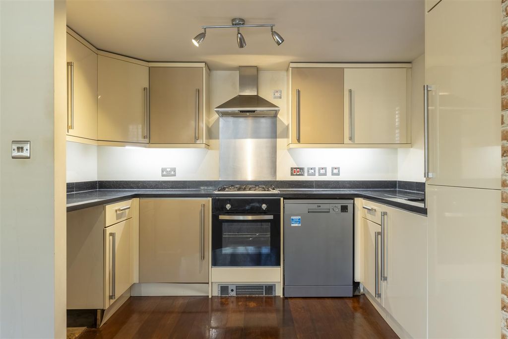 Property photo 2 of 16 Ba-12.Jpg