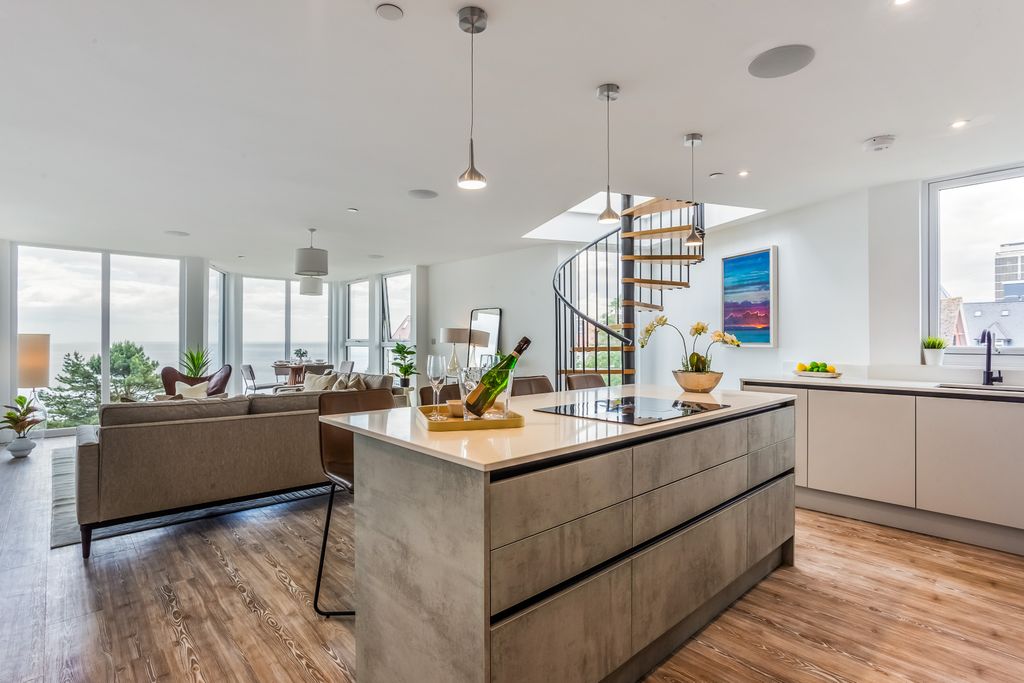 Property photo 3 of 20 Open-Plan Kitchen
