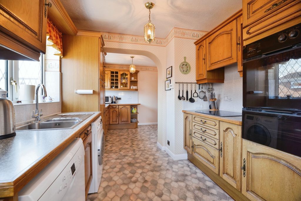 Property photo 3 of 15