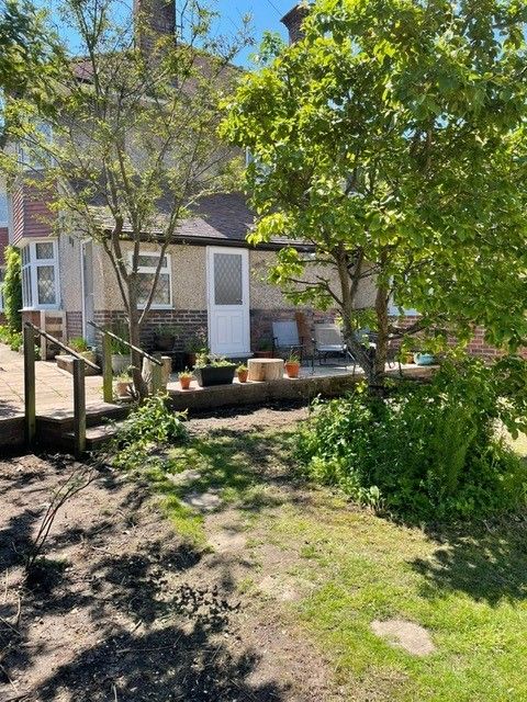 Property photo 1 of 16 2 Bed Flat To Rent Roslin Road, Bournemouth Bh3