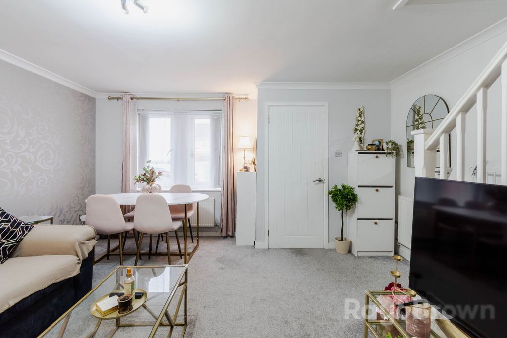 Property photo 2 of 52