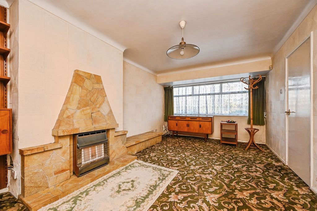 Property photo 3 of 16