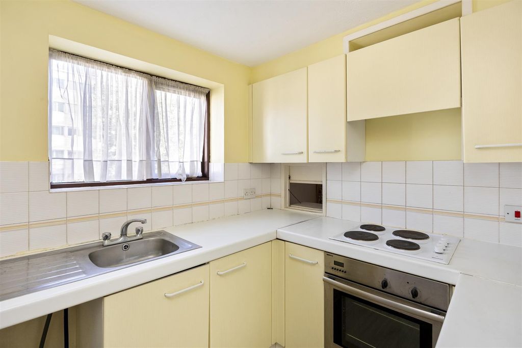 Property photo 2 of 17 Kitchen