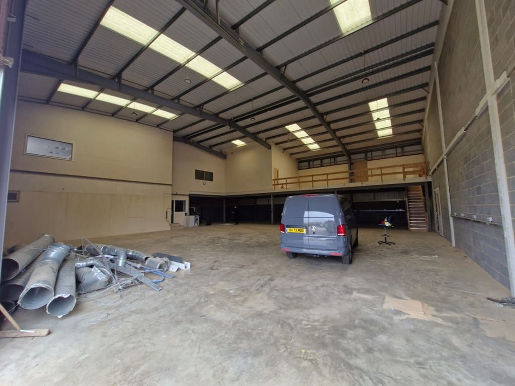 Property photo 3 of 9 Photo 6