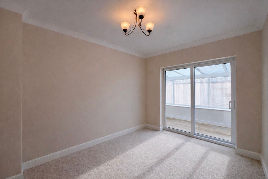 Property photo 3 of 15 Dining Room