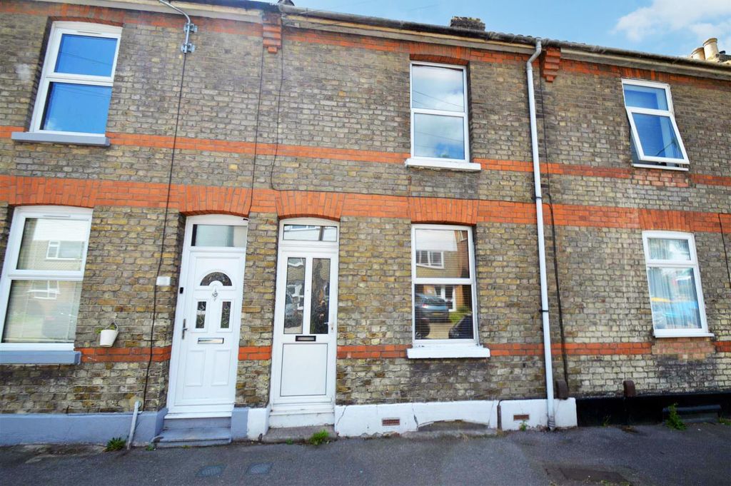 Property photo 1 of 8 External