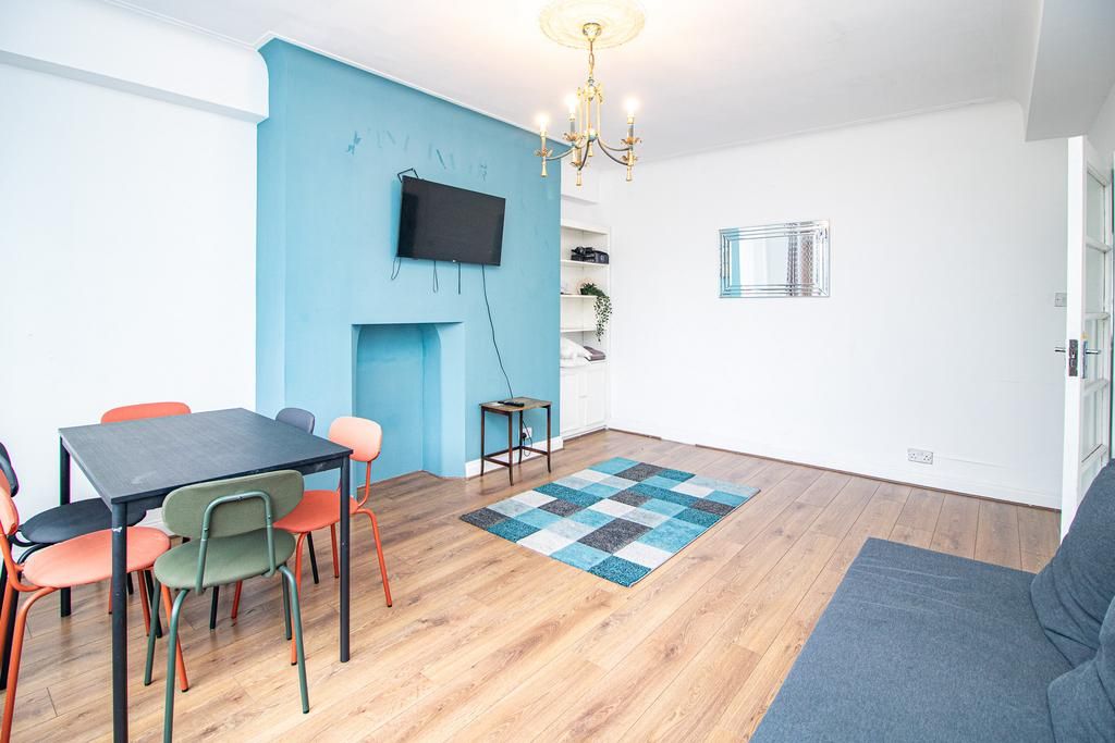 Property photo 3 of 8