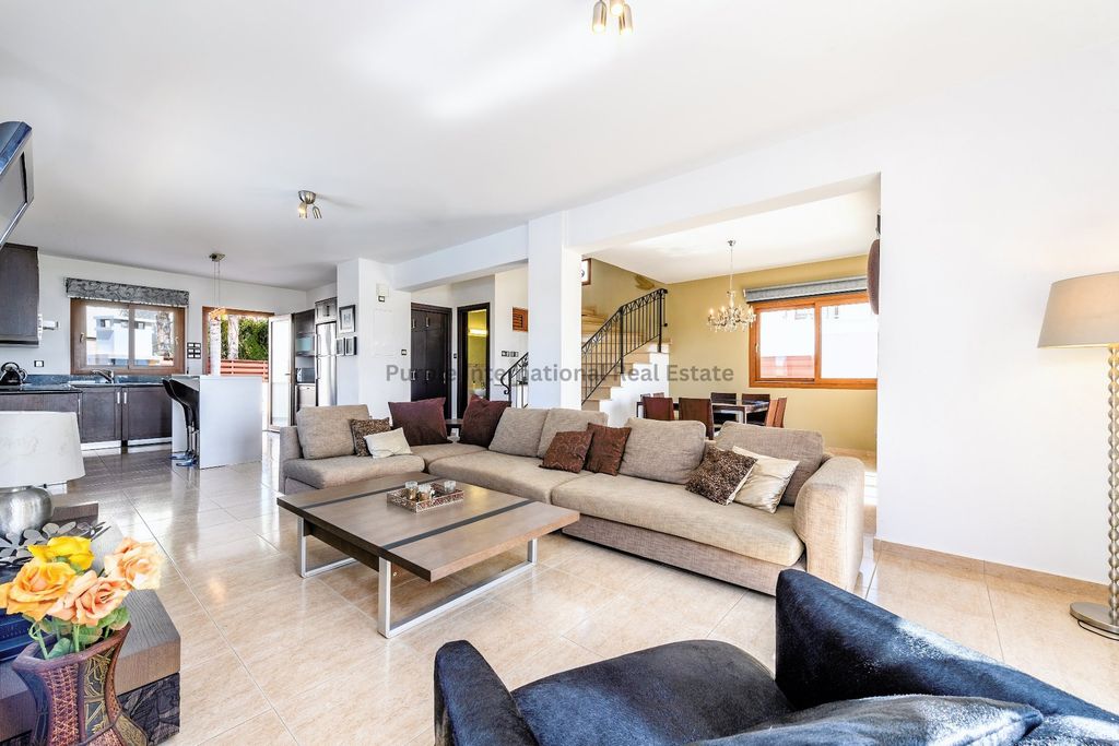 Property photo 3 of 46