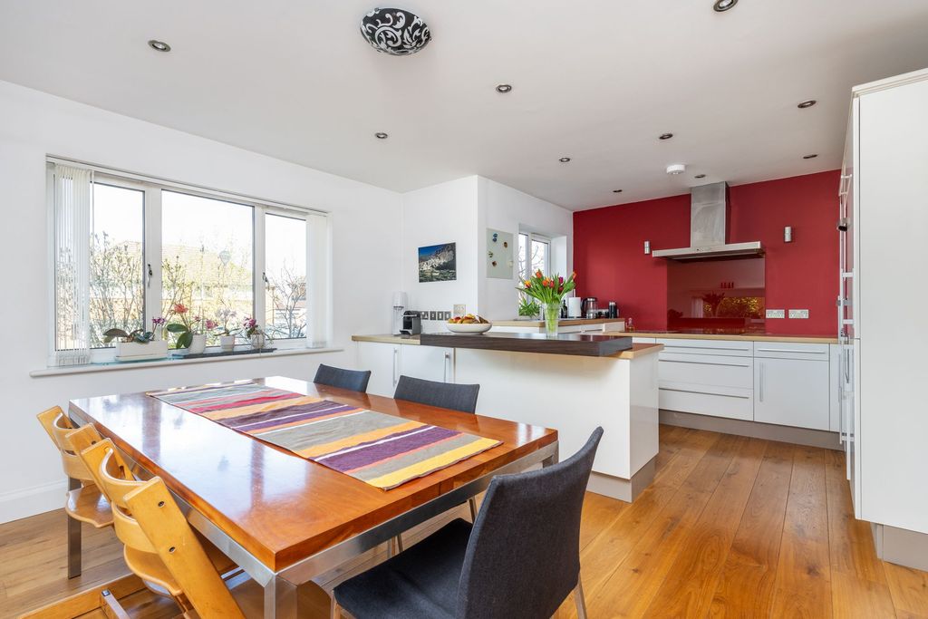 Property photo 2 of 13