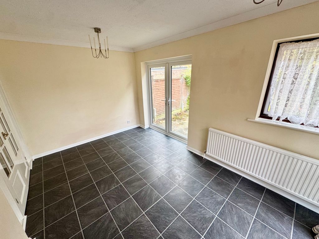 Property photo 3 of 10 90 Broadacres - Dining Room