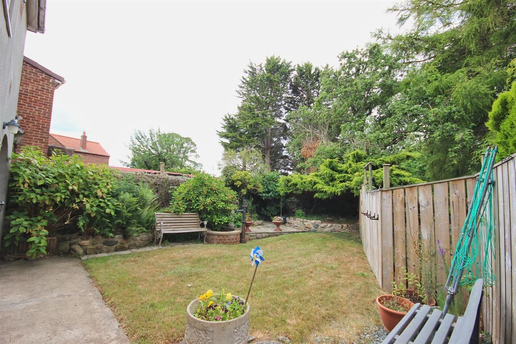 Property photo 2 of 21 Outside