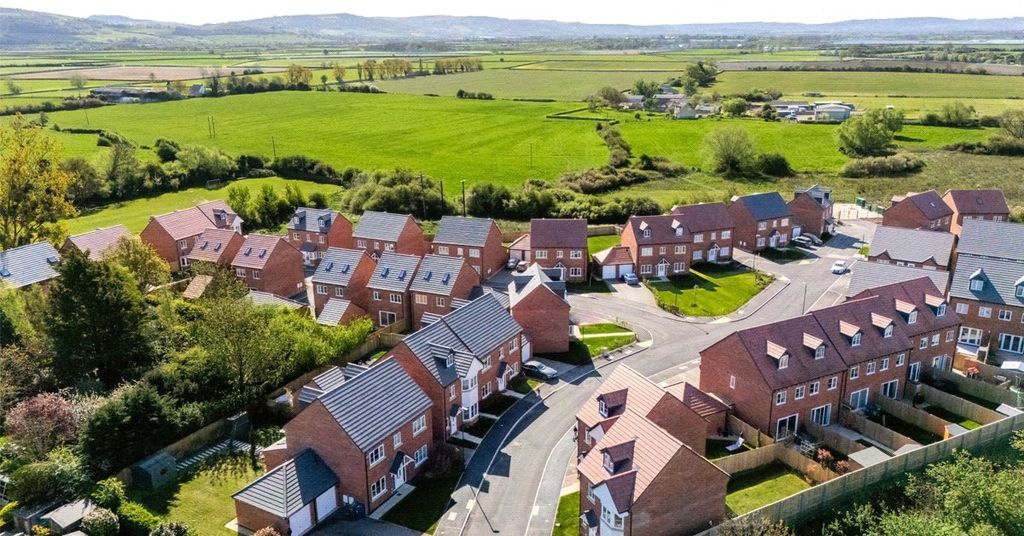 Property photo 2 of 17 Picture No. 31