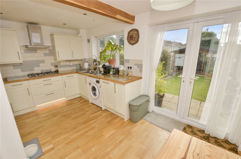 Property photo 3 of 17 Kitchen/Diner