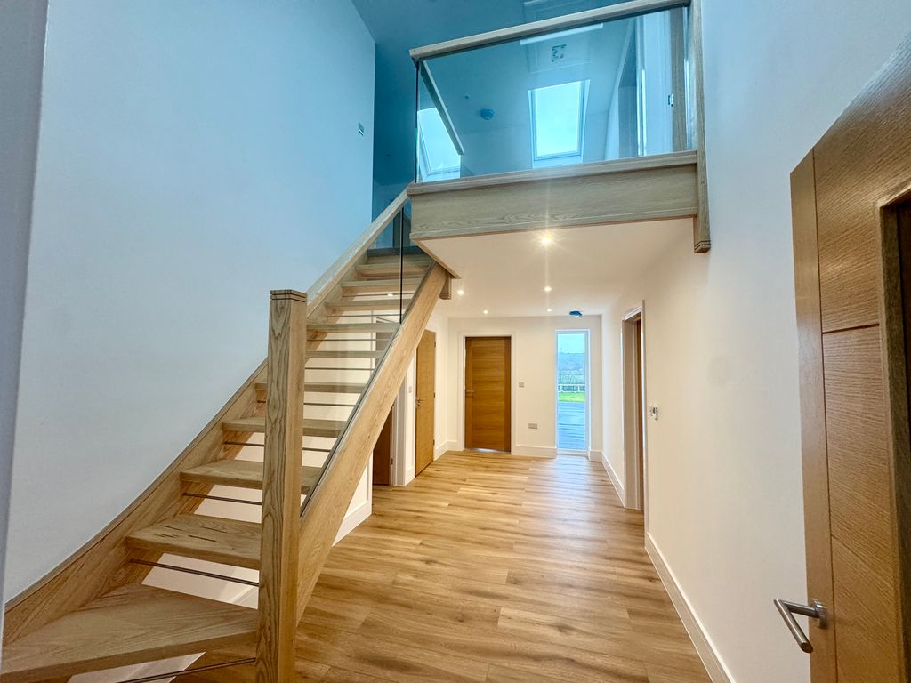 Property photo 3 of 24 Entrance Hall