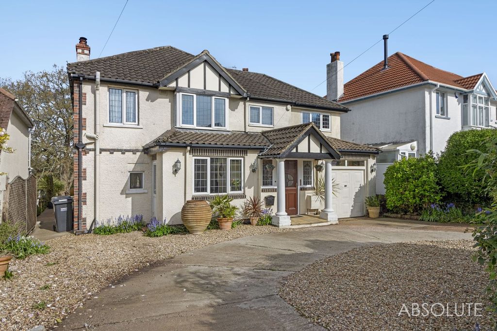 Property photo 2 of 34