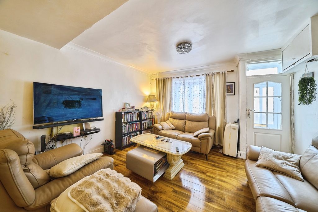 Property photo 3 of 15 Pbox-Img.Jpg