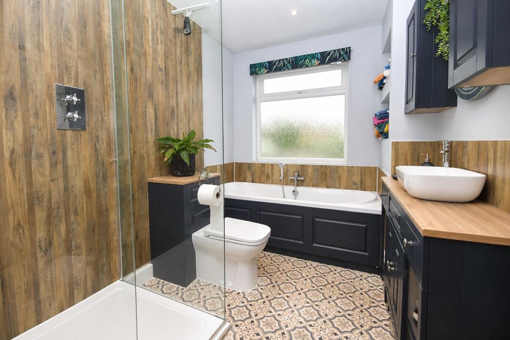 Property photo 2 of 23 1 (4).Png
