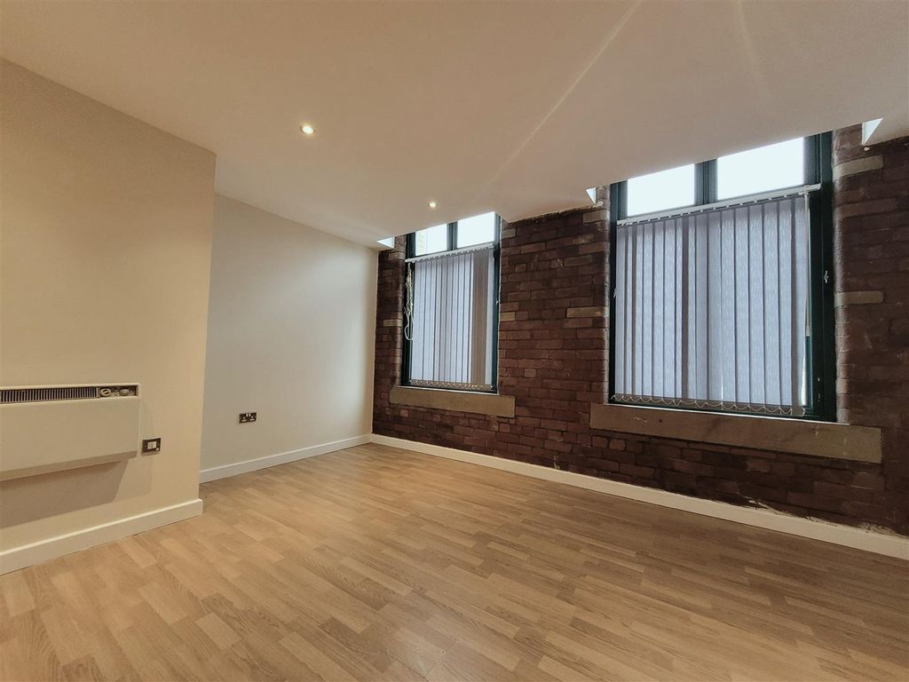 Property photo 1 of 7 Open Plan Lounge/Kitchen