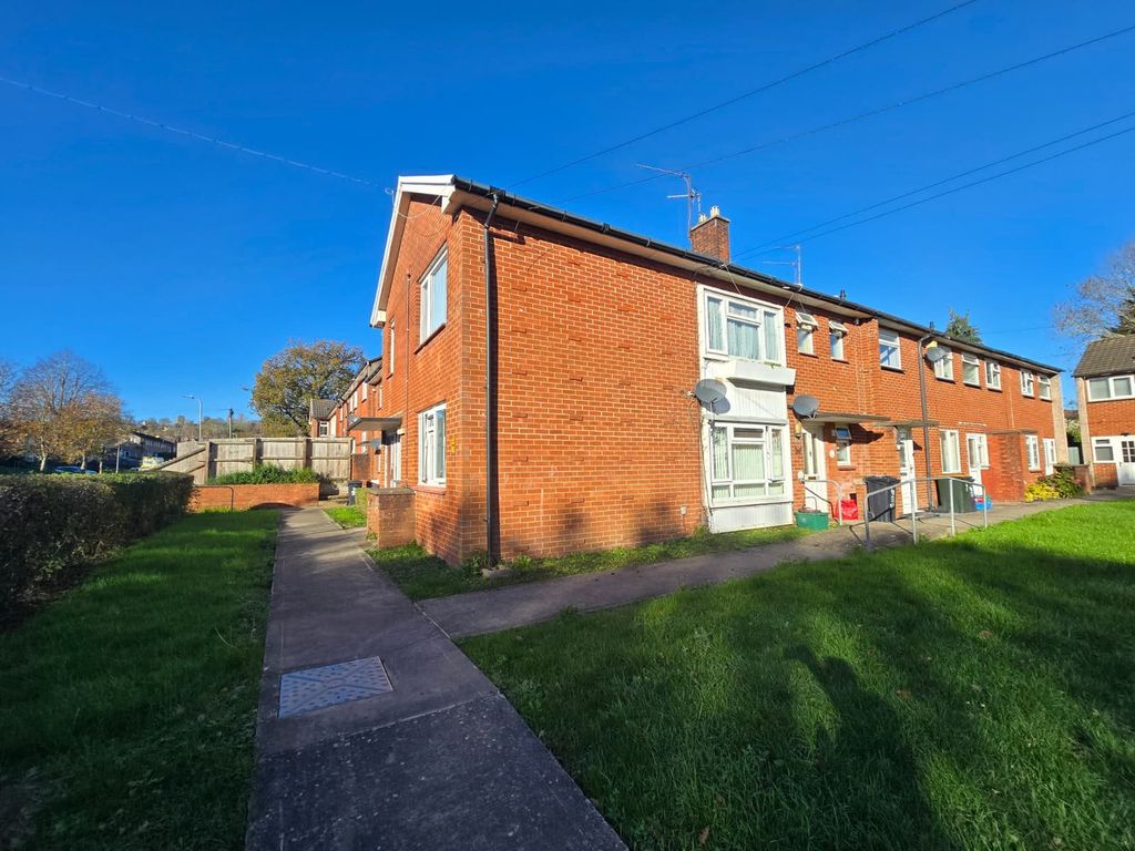 Property photo 1 of 10 External