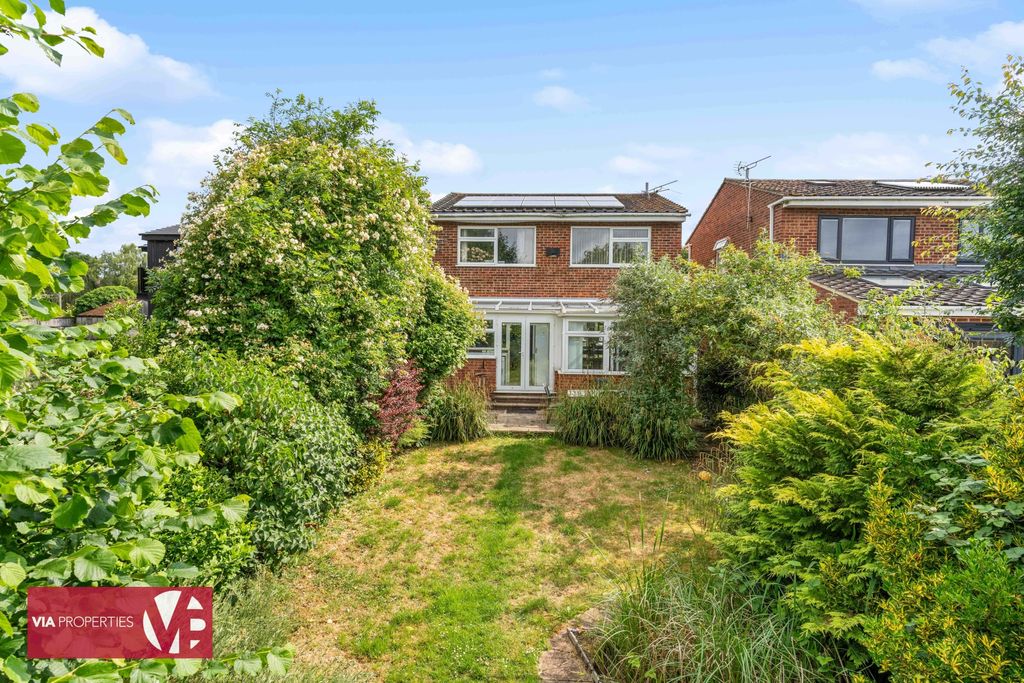 Property photo 1 of 31 153A Old Nazeing Road Broxbourne En10 6Qu Via Properties Estate