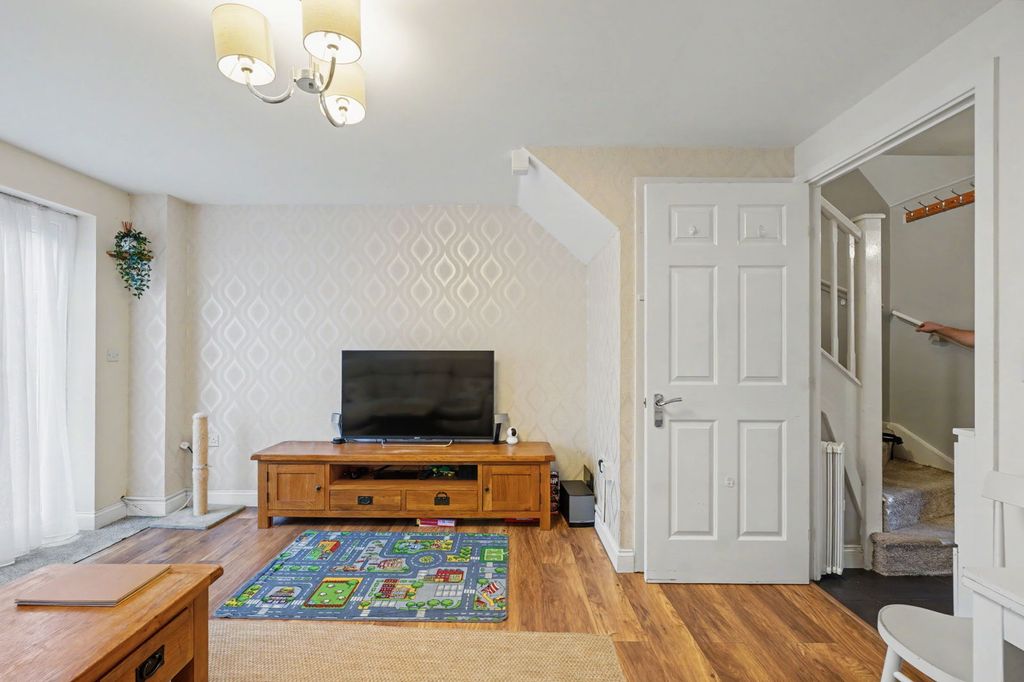 Property photo 3 of 21