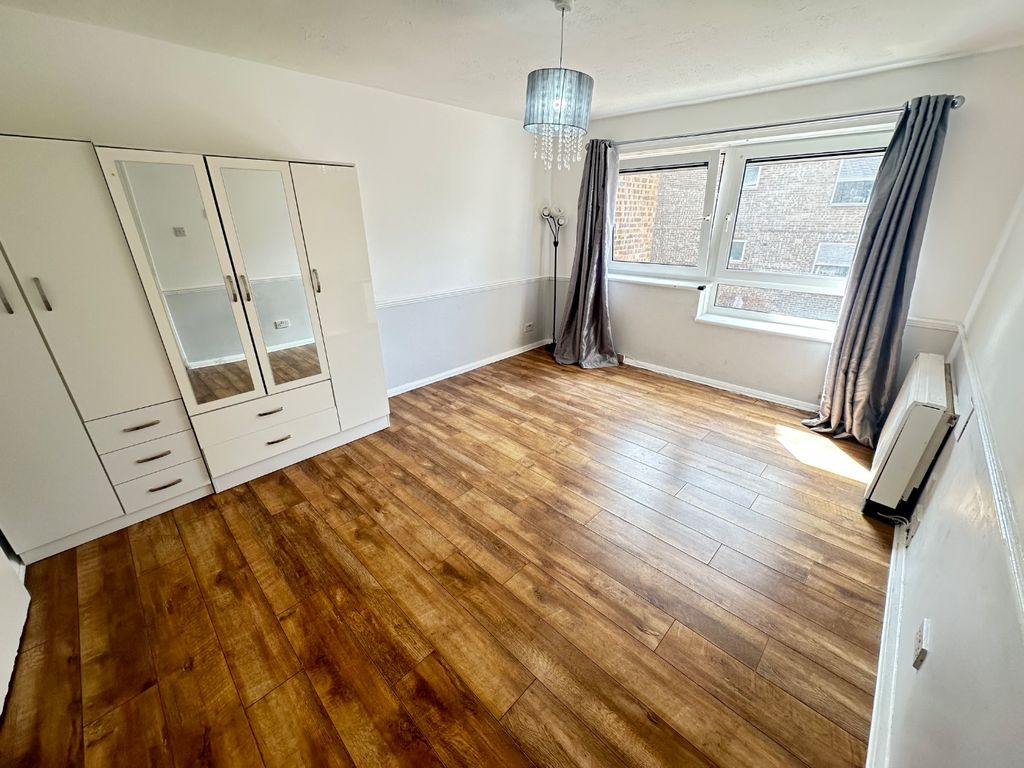 Property photo 2 of 6 5423831