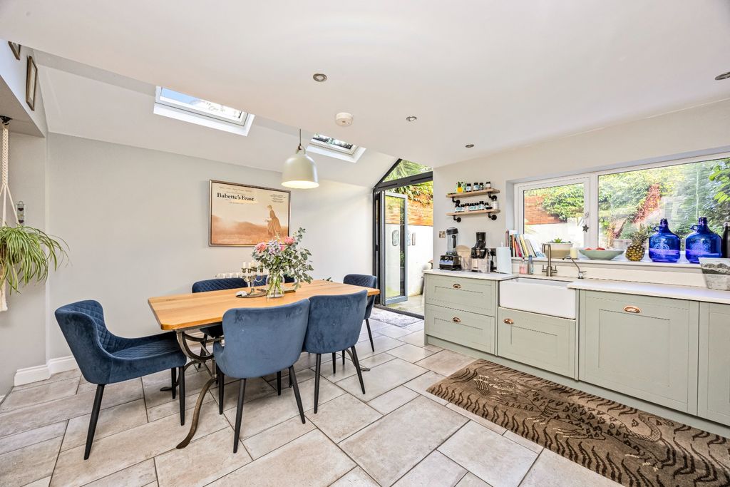 Property photo 2 of 39 4683992