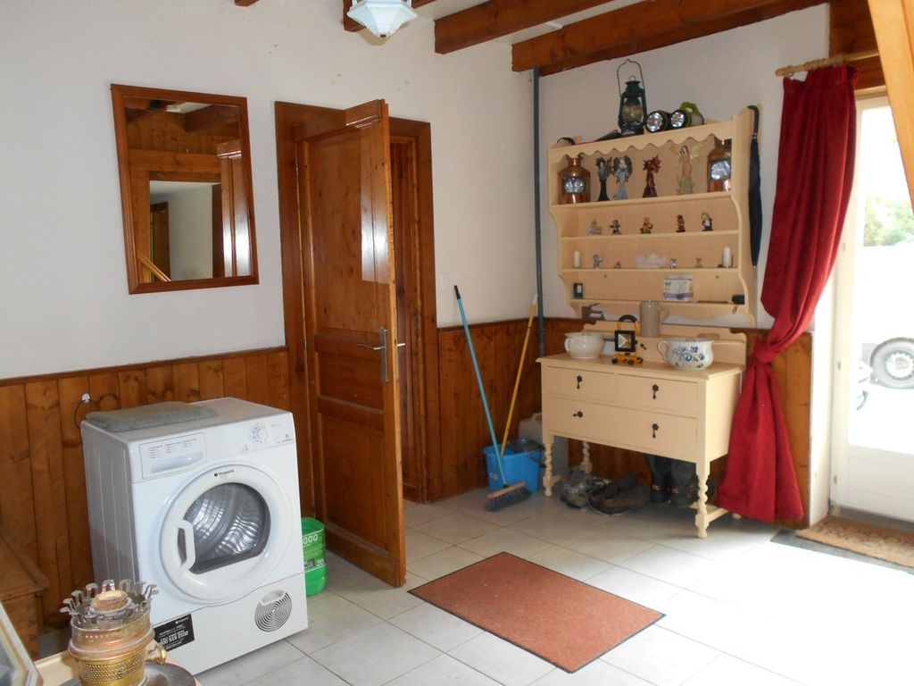 Property photo 2 of 23