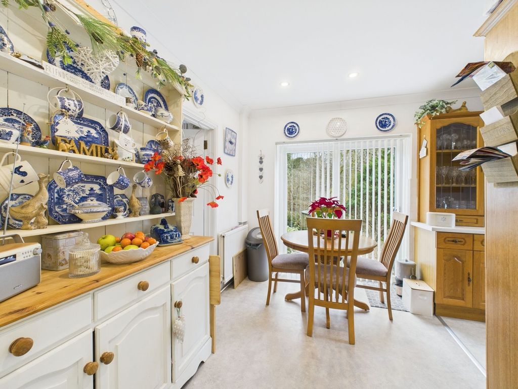 Property photo 3 of 44