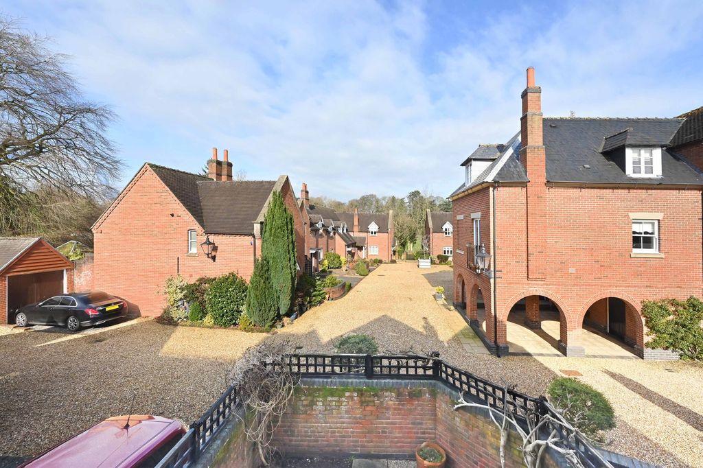 Property photo 3 of 21