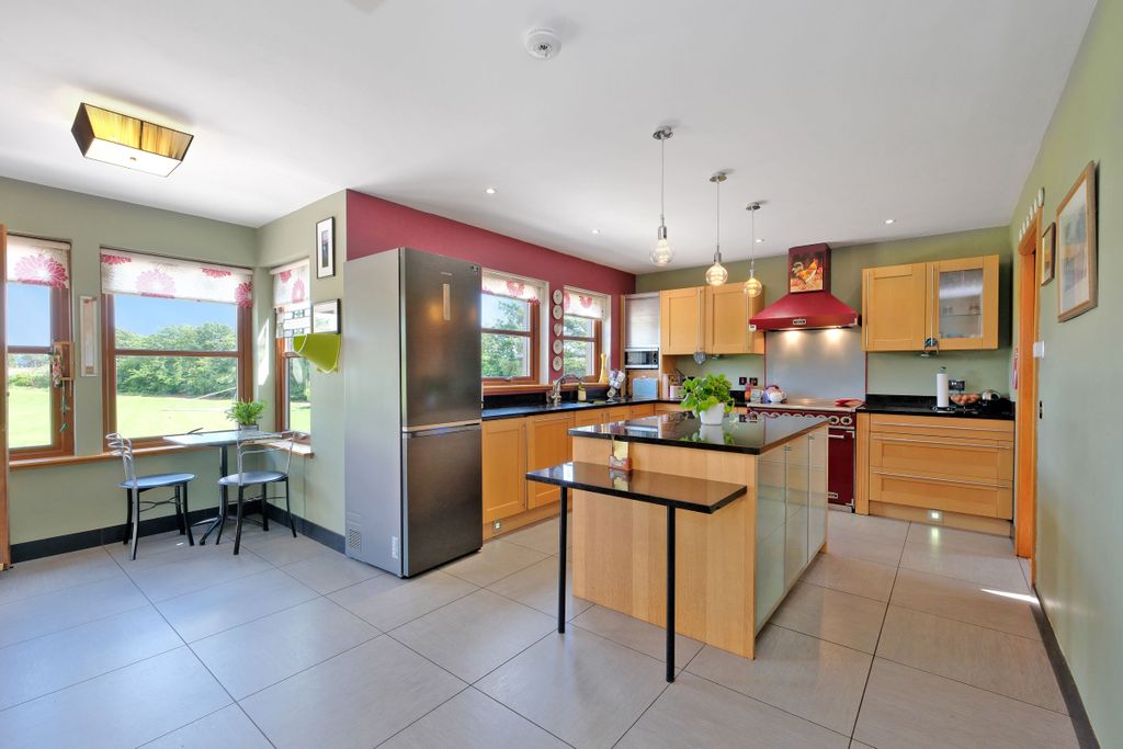Property photo 2 of 59