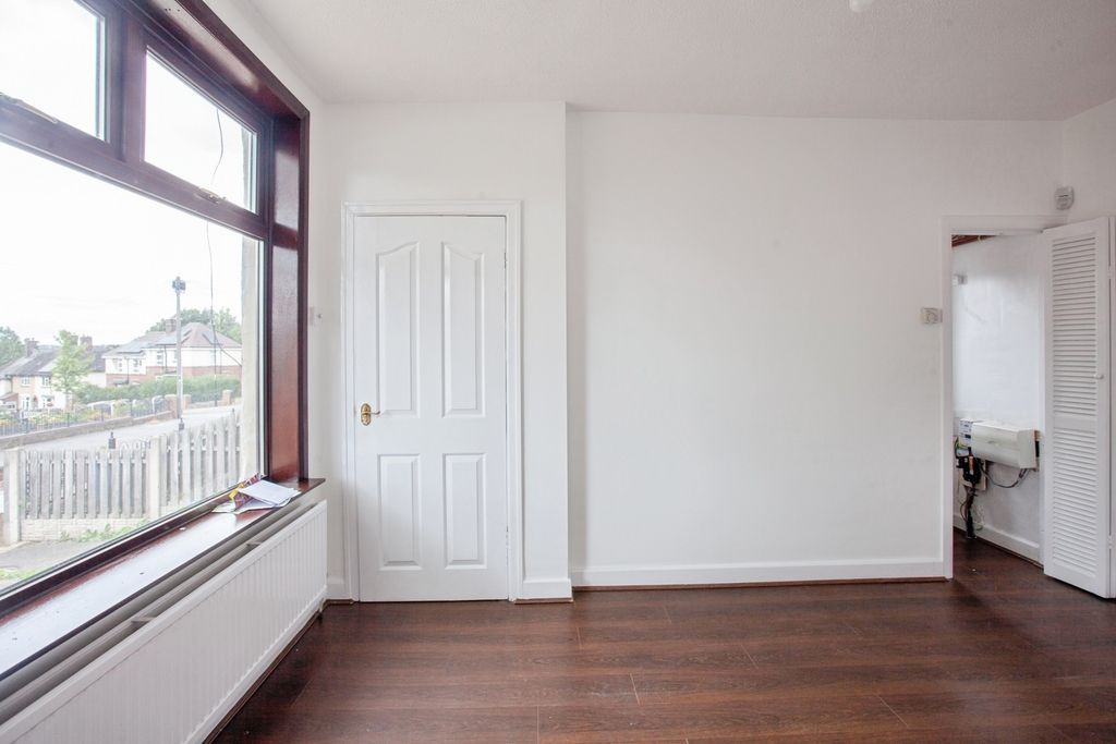 Property photo 3 of 15 Pbox-Img.Jpg