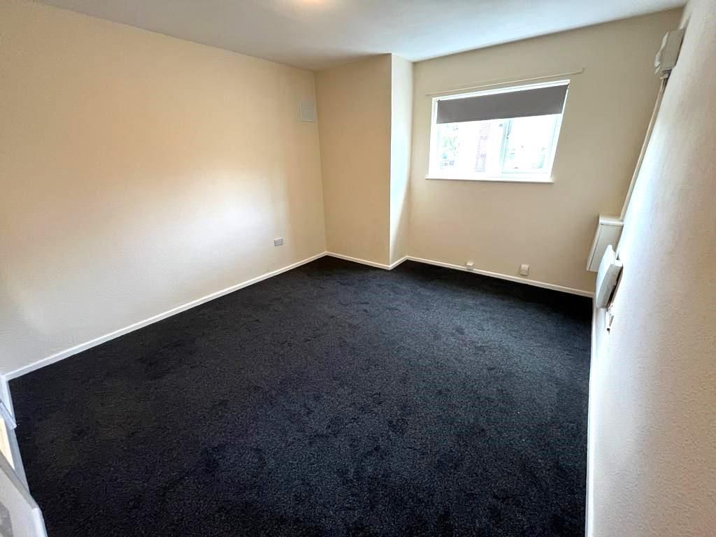 Property photo 2 of 8 Studio Pic 1