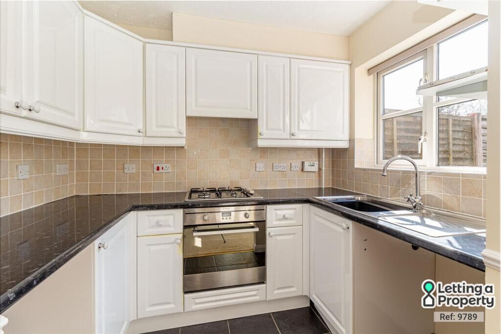 Property photo 3 of 12