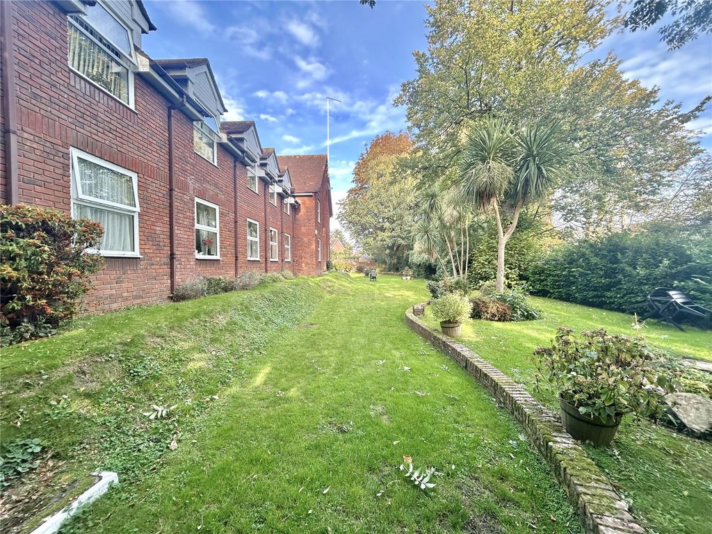 Property photo 1 of 12 Picture No. 11