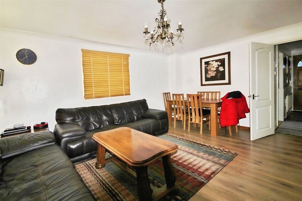 Property photo 3 of 9 Reception