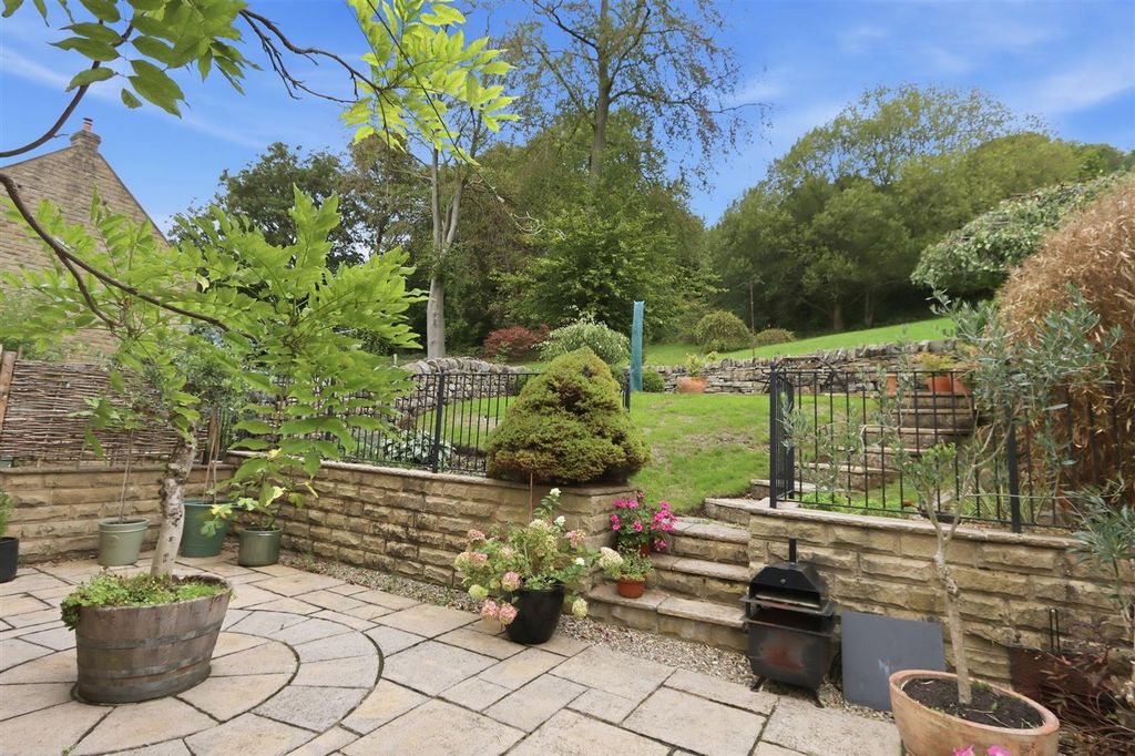 Property photo 3 of 31 Rear Garden