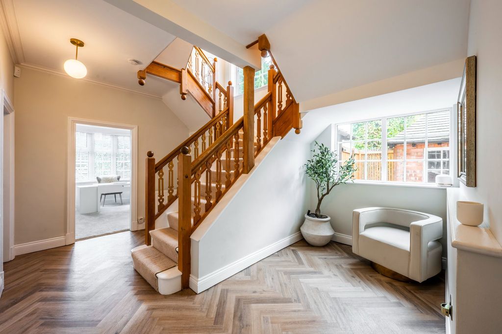 Property photo 3 of 36