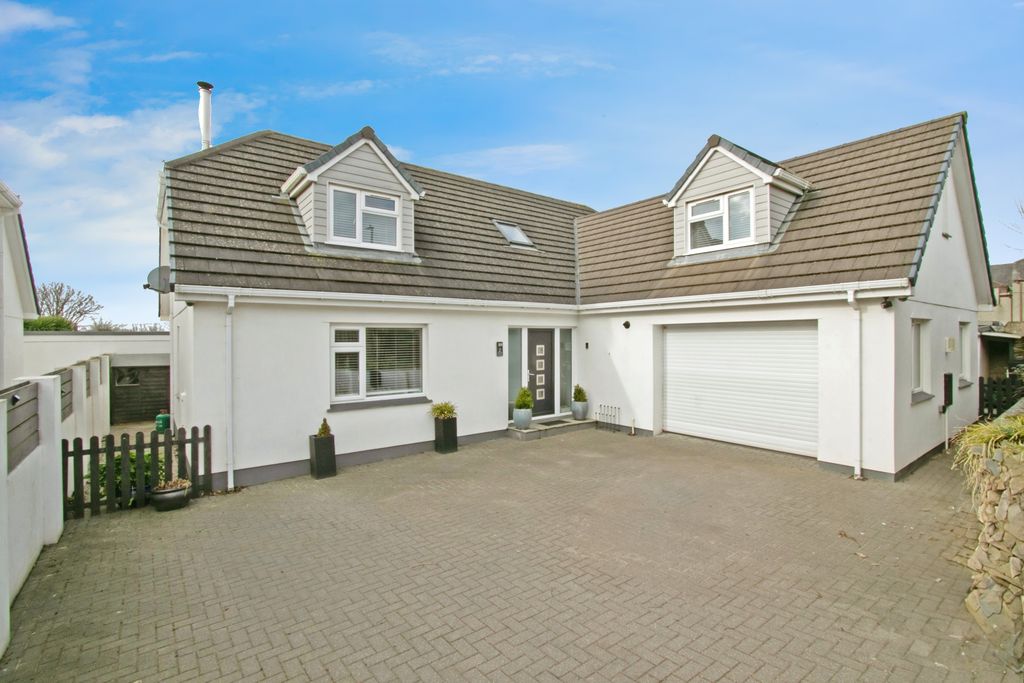 Property photo 1 of 17 Photography