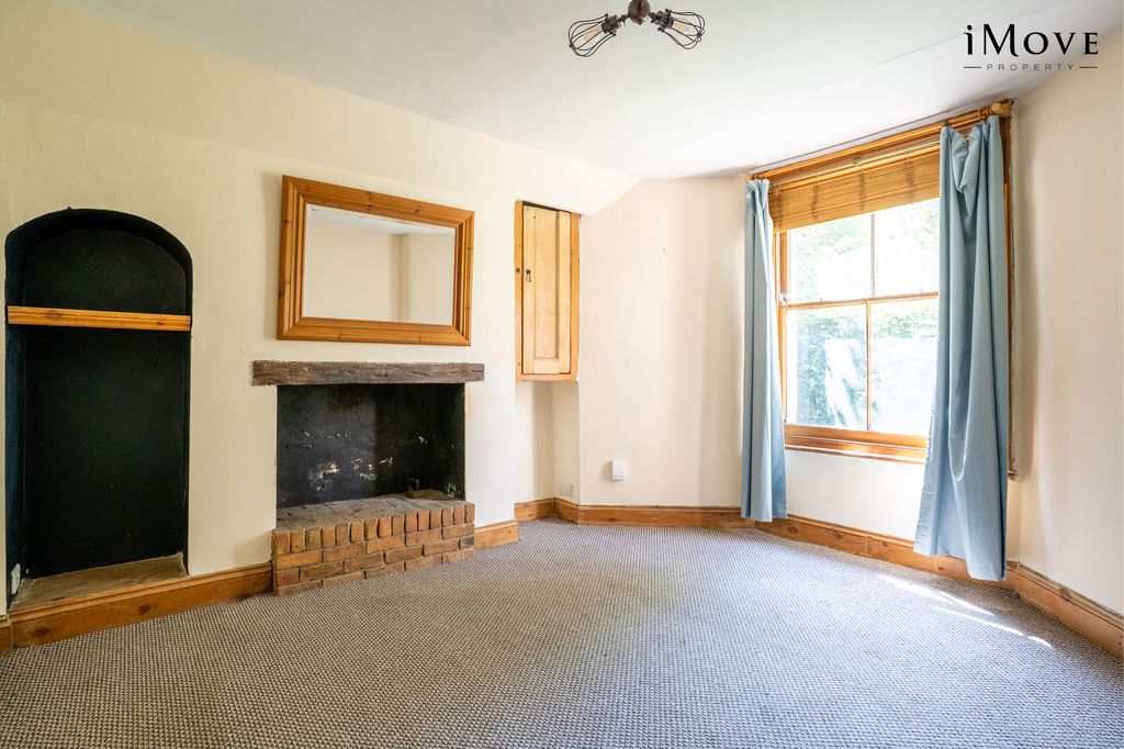 Property photo 2 of 9